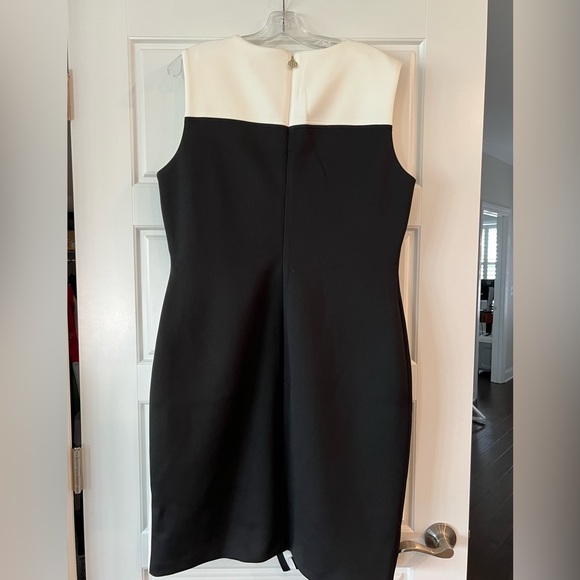 Tommy Hilfiger sleeveless Dress in a classic style Size 16 - Picture 2 of 2